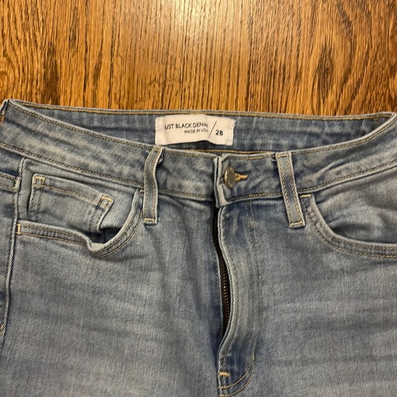 Just Black distressed skinny jean with raw hem size 28 - Picture 2 of 7